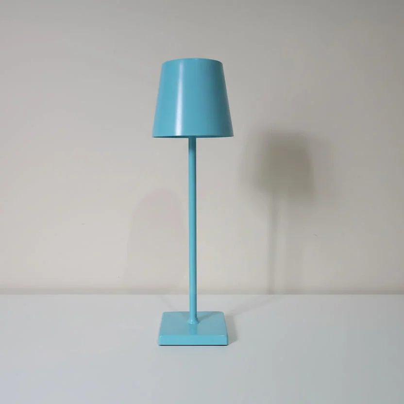 Abajur de Mesa Recarregável Azul Metálico com LED Ajustável