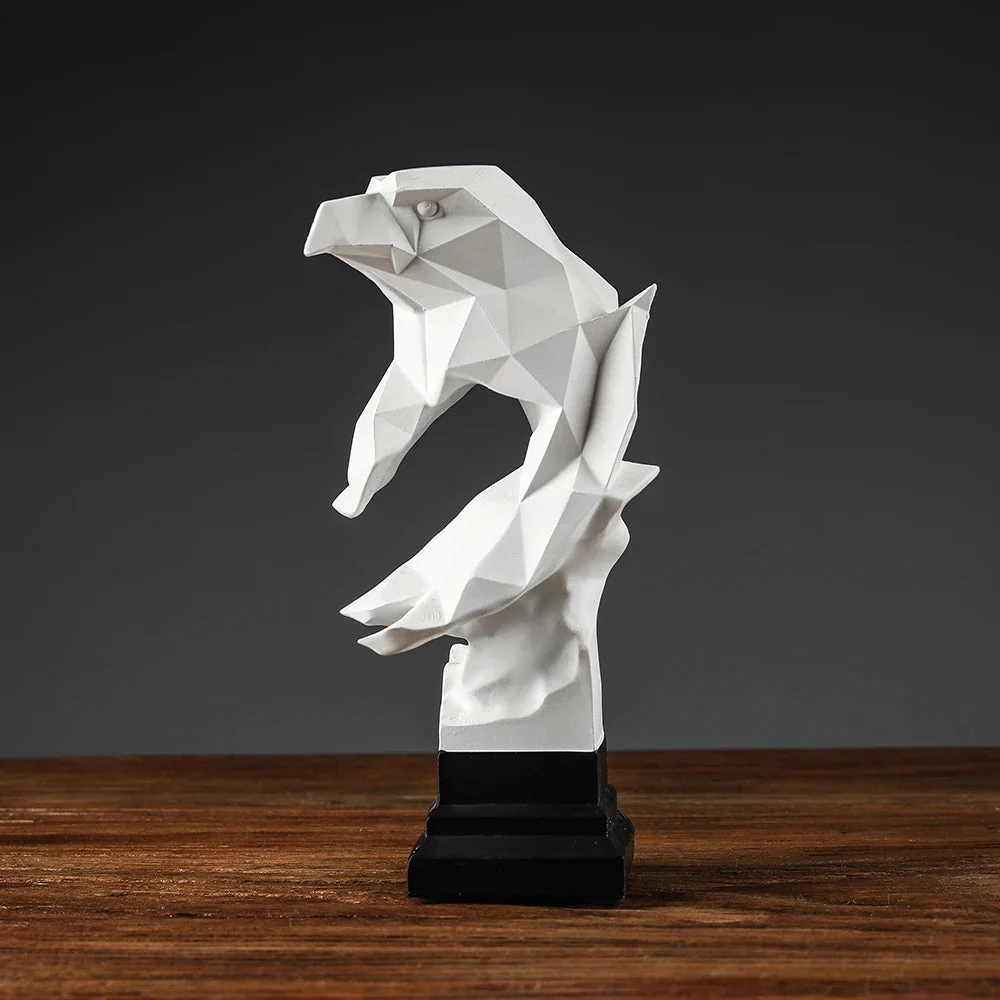 Escultura águia majestosa decorativa em resina